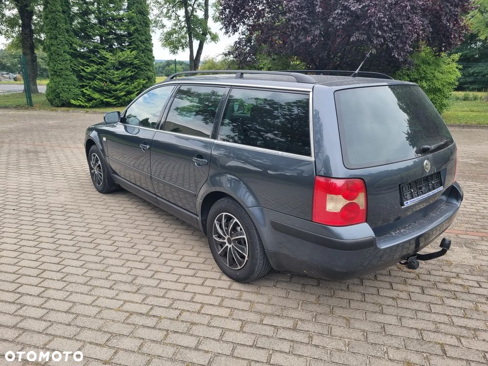 Volkswagen Passat 1.6 Comfortline Family - 7
