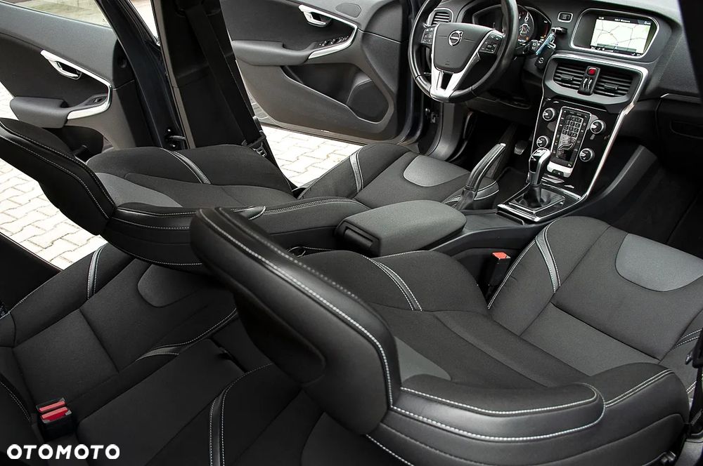 Volvo V40 D2 Summum - 30