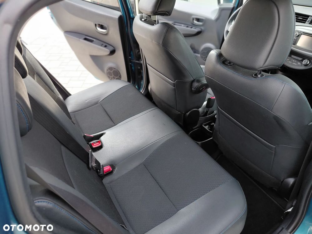 Toyota Yaris Hybrid 100 Premium - 6