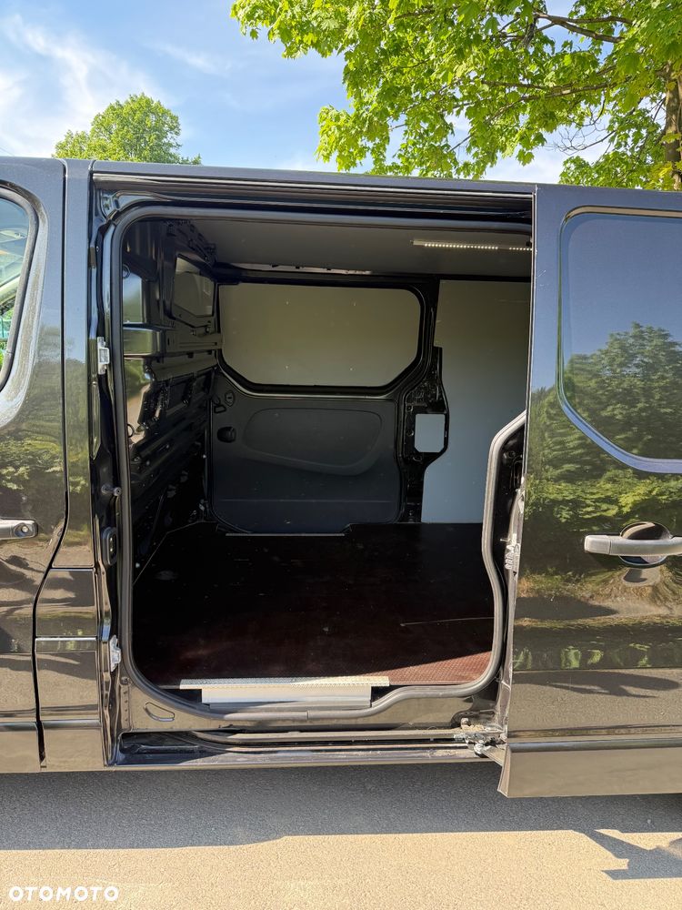 Opel Vivaro - 11