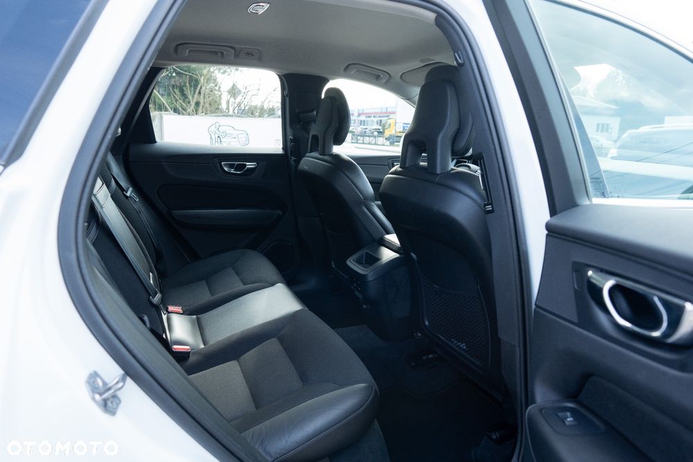 Volvo XC 60 D4 AWD Geartronic Momentum - 27