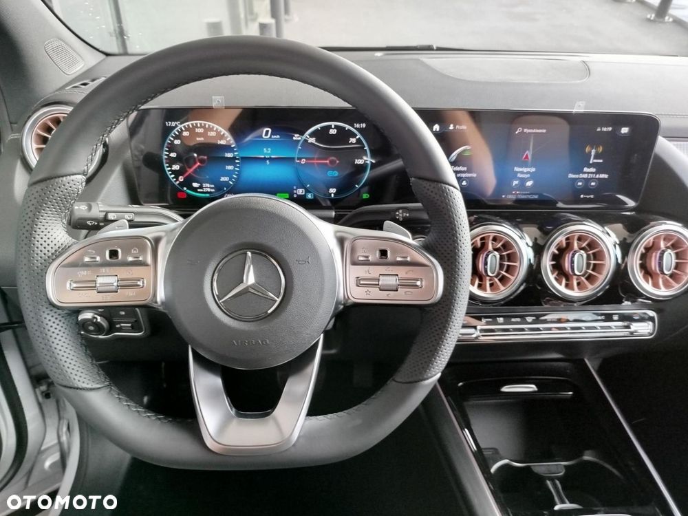 Mercedes-Benz EQA - 9