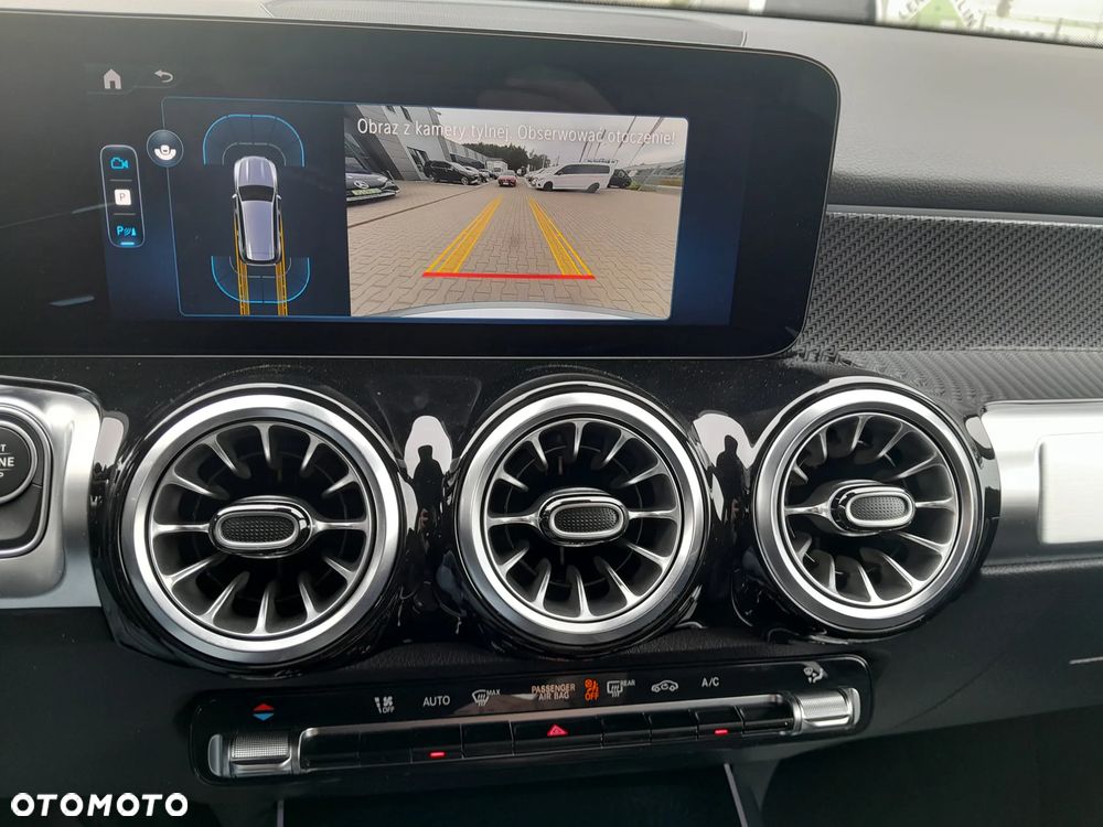 Mercedes-Benz GLB 200 AMG Line 7G-DCT - 11