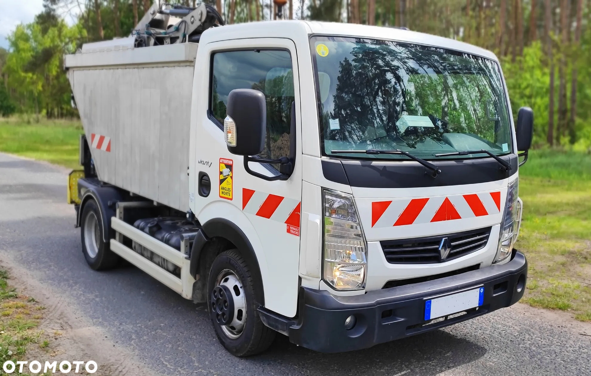 Renault Maxity - 4