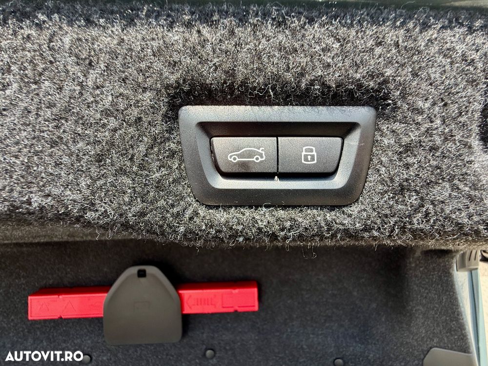 BMW Seria 5 520i Aut. - 28