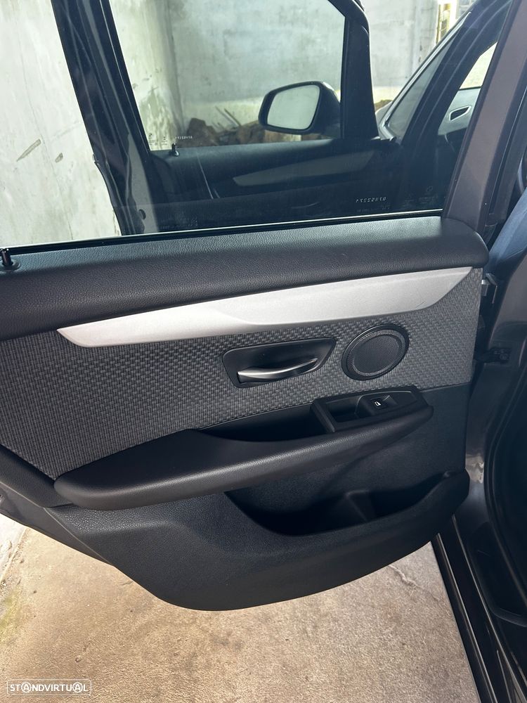 BMW 216 Active Tourer d Line Luxury Auto - 10