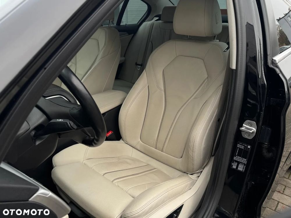 BMW Seria 5 520i - 14