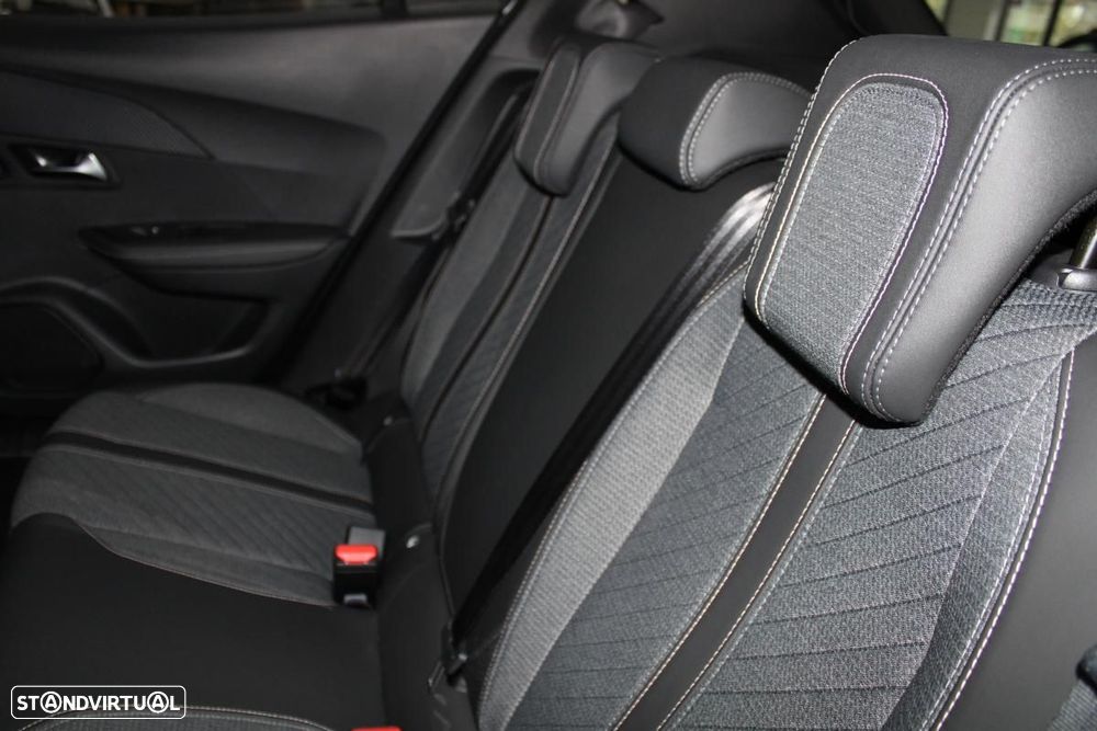 Peugeot e-2008 54 kWh Allure - 14