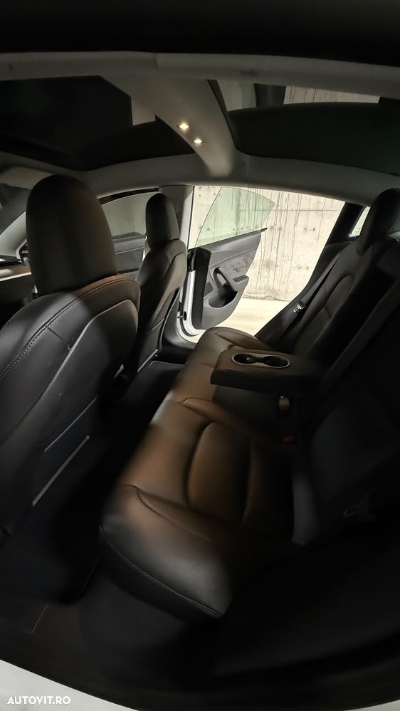 Tesla Model 3 Long Range - 11