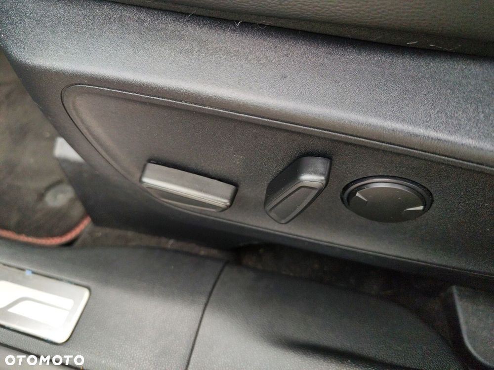Ford Kuga - 12