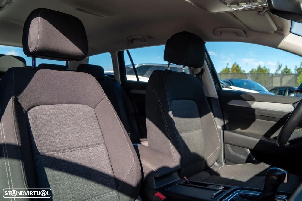 VW Passat Variant 2.0 TDi Elegance DSG - 26