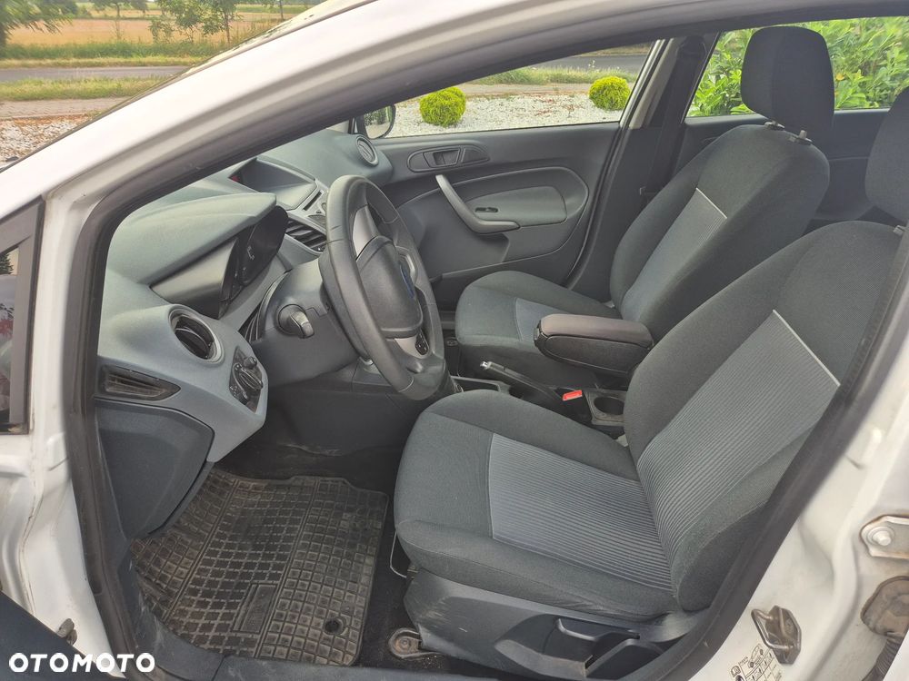 Ford Fiesta 1.25 Ambiente - 11