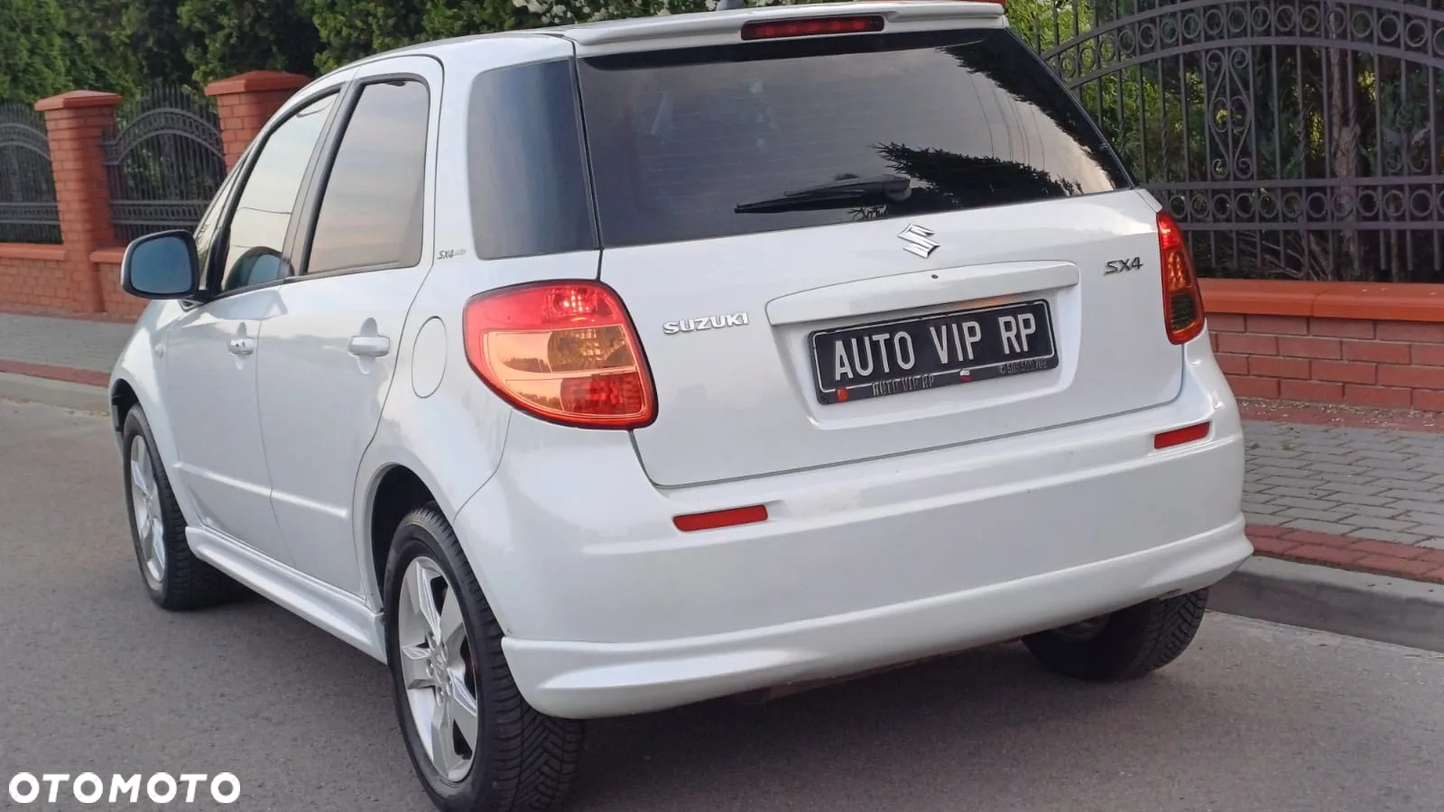 Suzuki SX4 1.6 Comfort Plus - 17