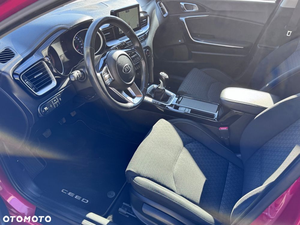 Kia Ceed 1.6 CRDi Spirit - 35