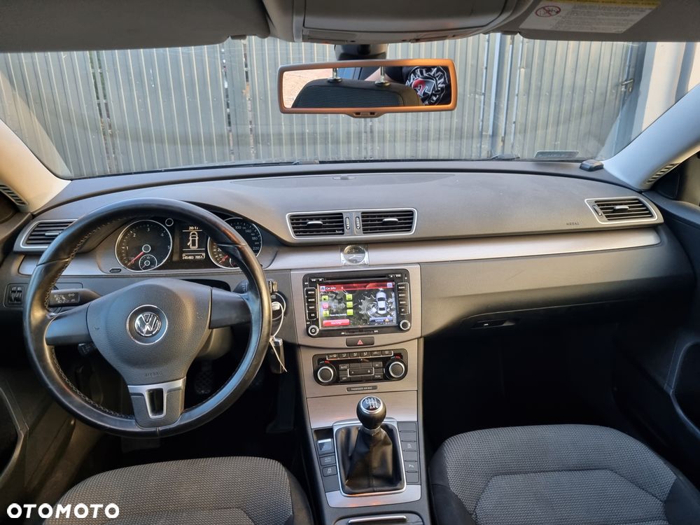 Volkswagen Passat 1.6 TDI Comfortline - 7