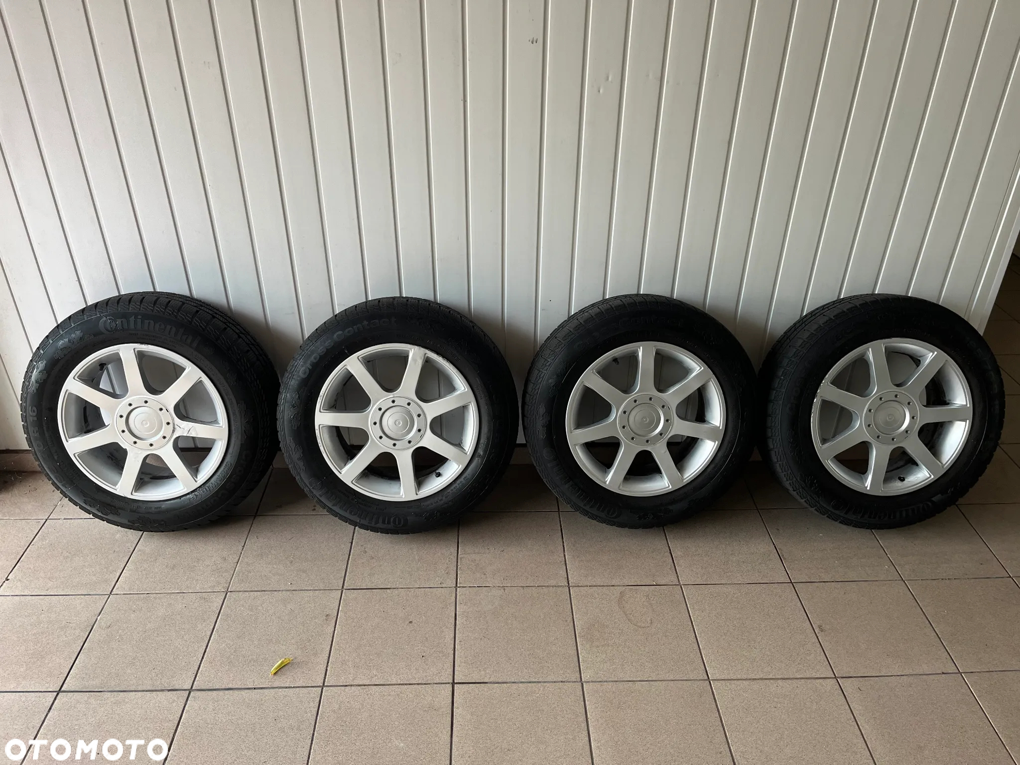 Ford Kuga 2.0 TDCi 2x4 Titanium - 16