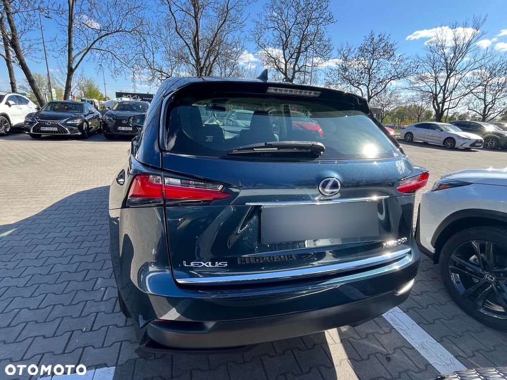 Lexus NX 300h Elite 2WD - 2