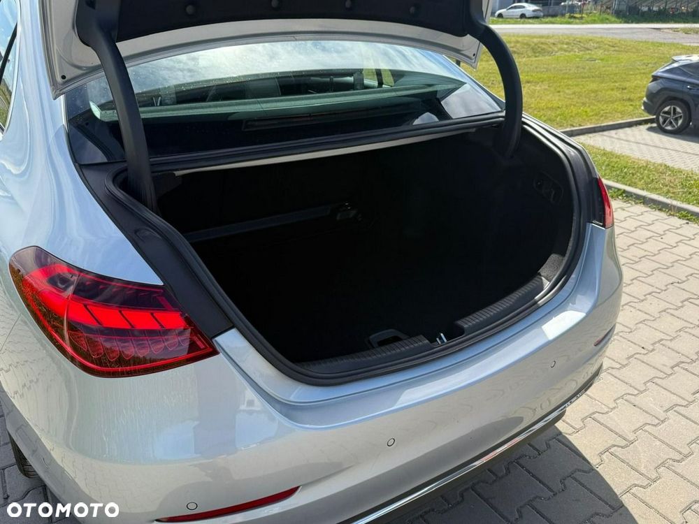 Mercedes-Benz Klasa C 200 mHEV 4-Matic Avantgarde - 18