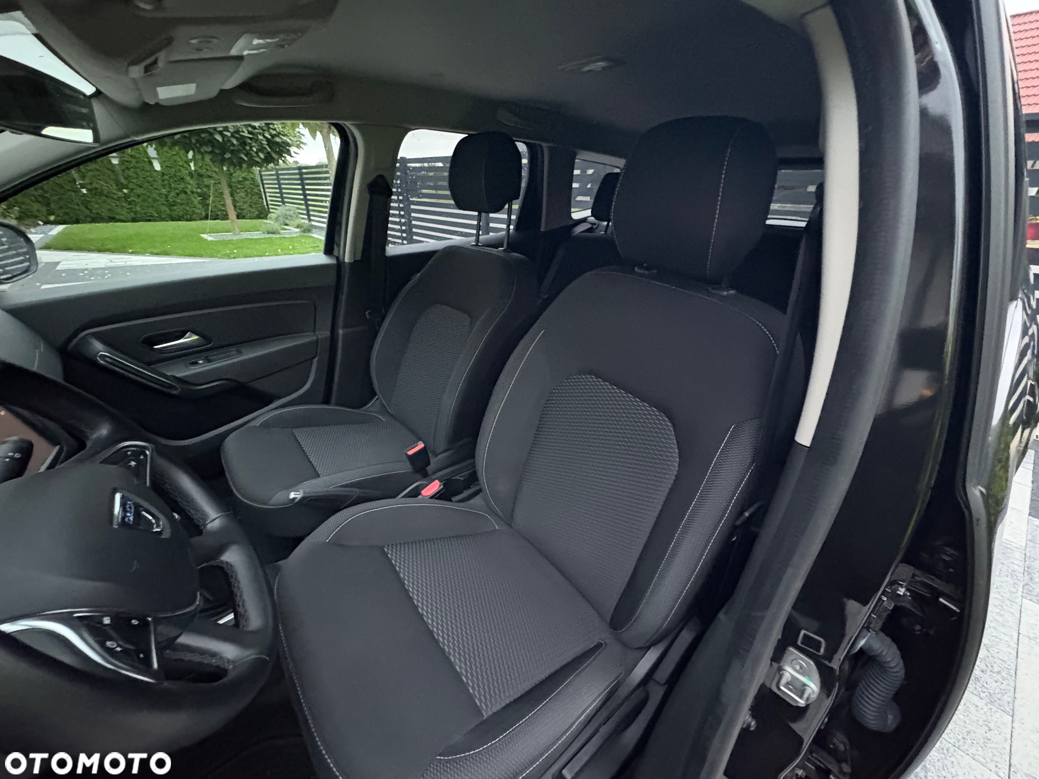 Dacia Duster 1.6 SCe Comfort - 28