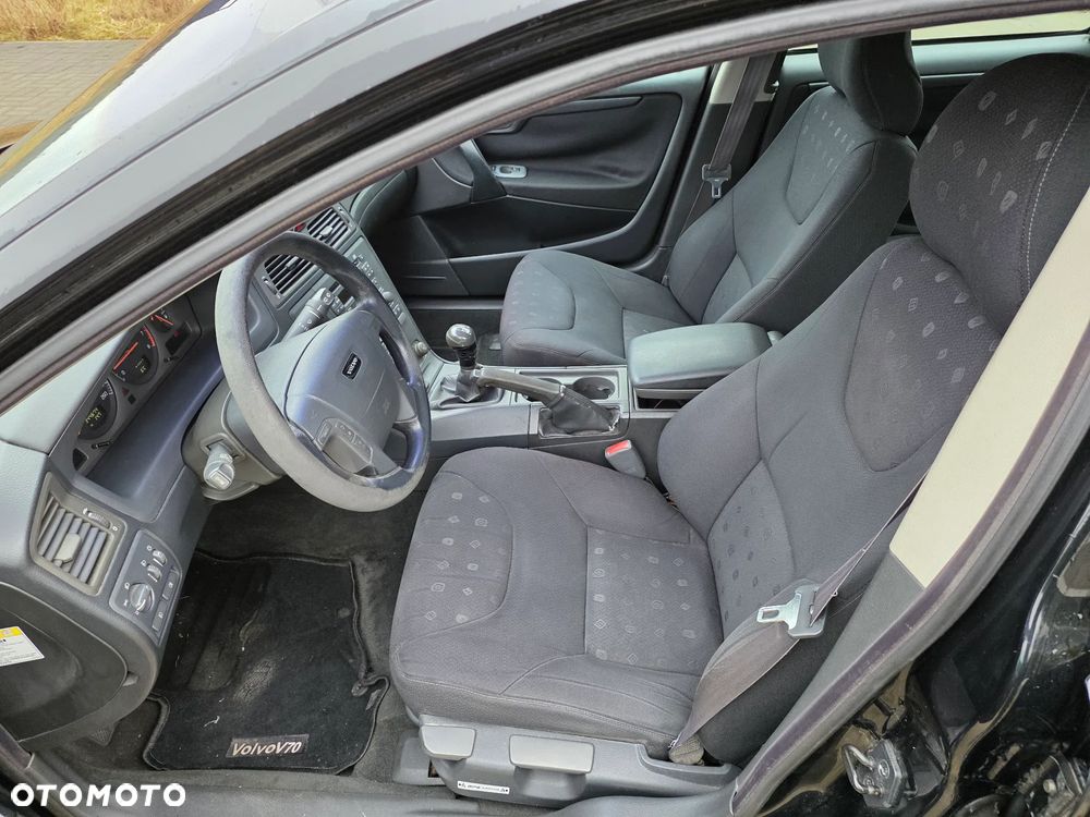 Volvo V70 2.4 Premium - 16