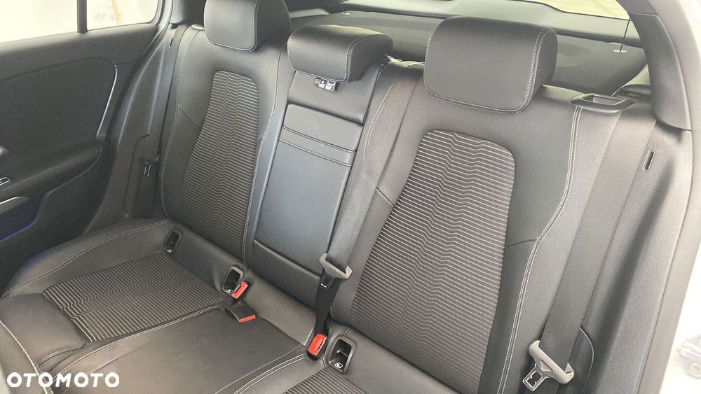 Mercedes-Benz Klasa A 200 d Progressive 8G-DCT - 12