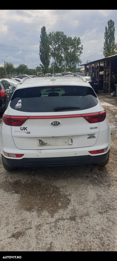 dezmembrez kia sportage 1.7,crdi 116cp - 4