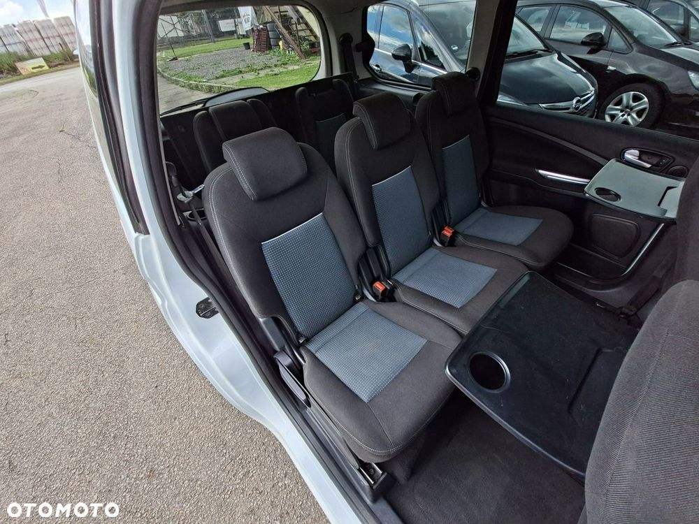 Ford Galaxy - 21