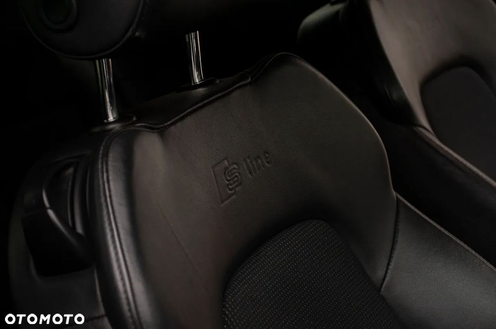 Audi A3 3-drzwiowe 1.4 TFSI S line Sportpaket (plus) - 25