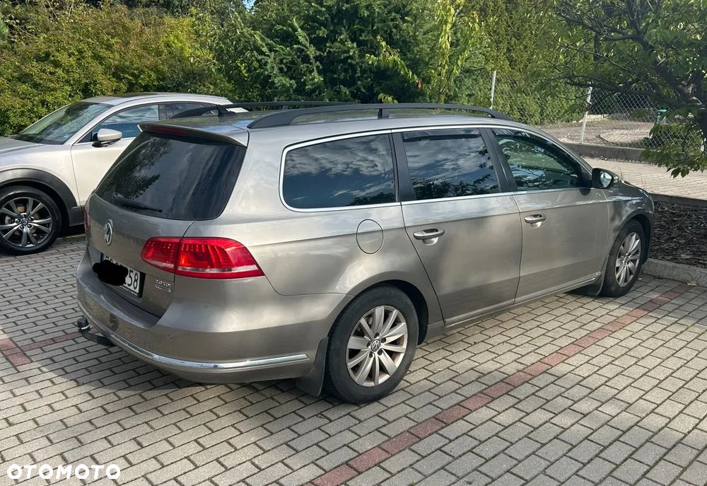 Volkswagen Passat 2.0 TDI Comfortline - 5