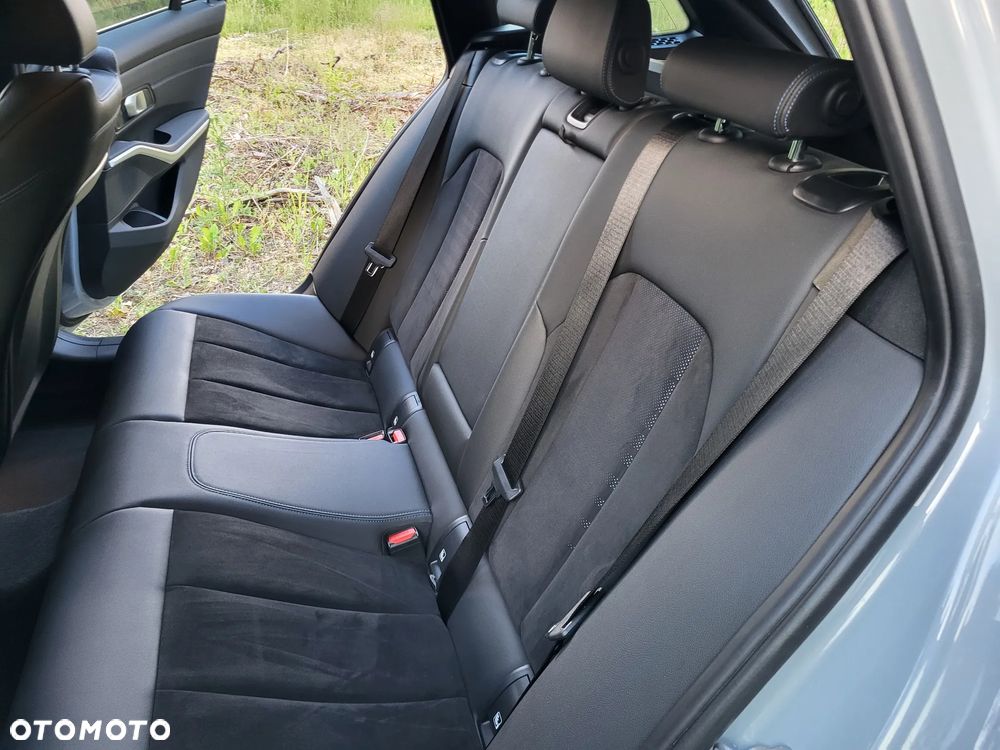 BMW Seria 3 318d Edition M Sport Shadow - 39