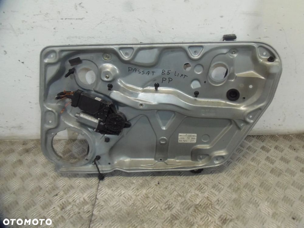 PODNOŚNIK SZYB PRAWY PRZÓD VW PASSAT B5 LIFT 03R - 1