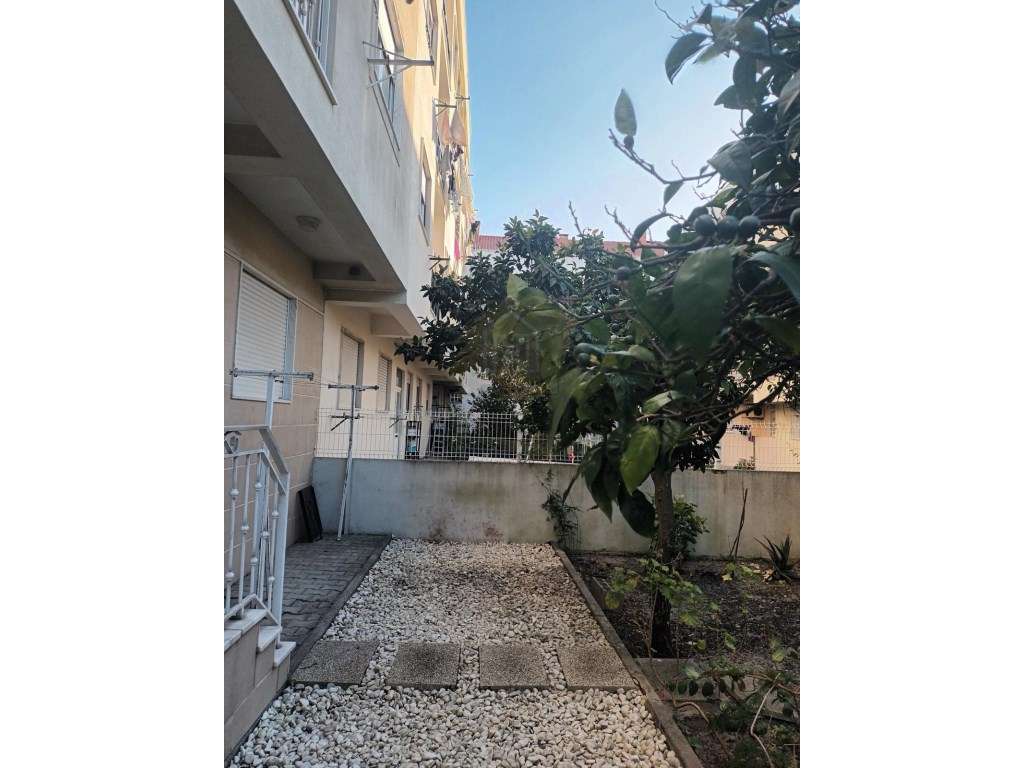 Arrenda-se T1- Quinta do Conde - Grande imagem: 2/11