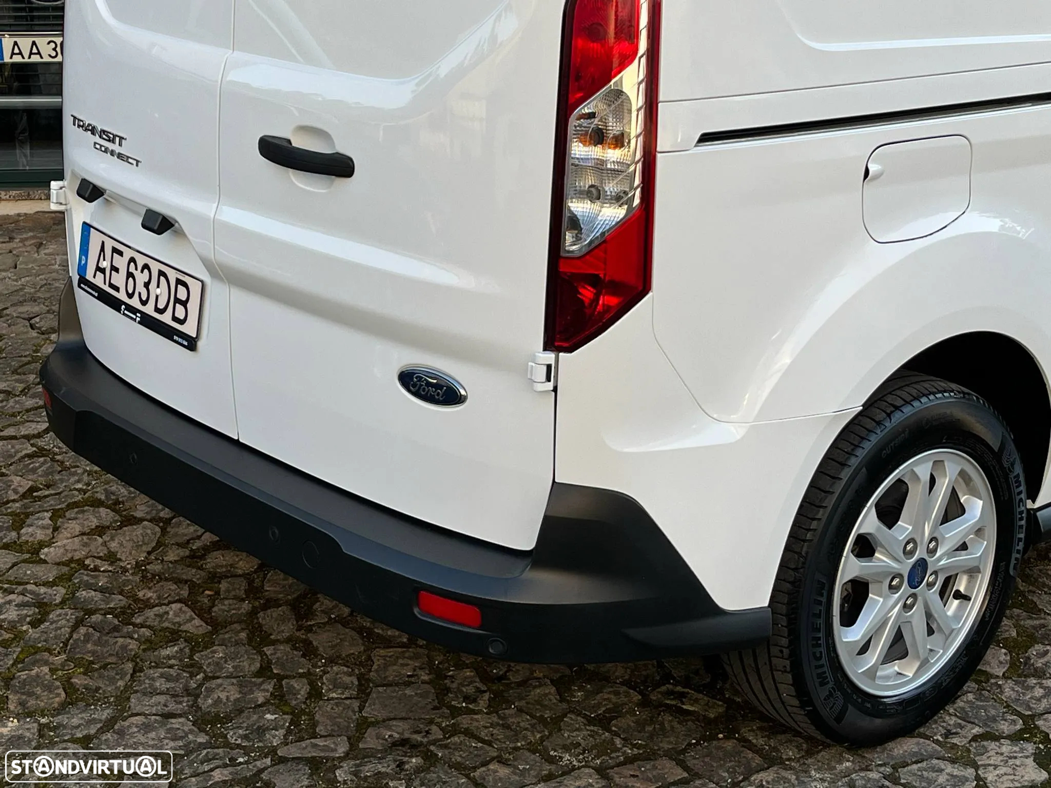 Ford Transit Connect L2 Trend Aut. 1.5 TDCi 120cv (caixa automática) - 4