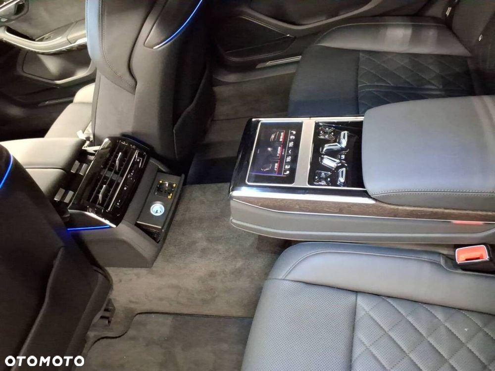Audi A8 - 11