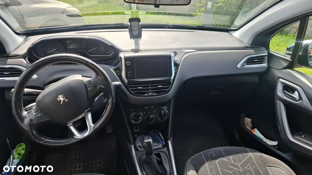 Peugeot 2008 1.2 Pure Tech Active S&S - 5