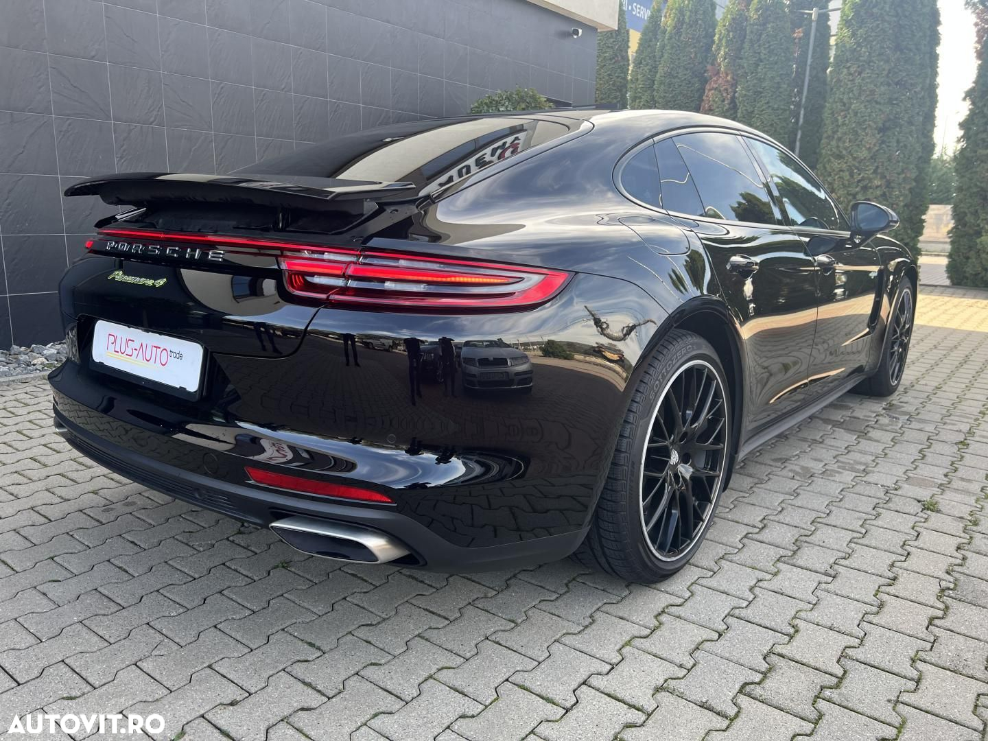 Porsche Panamera 4 E-Hybrid - 5