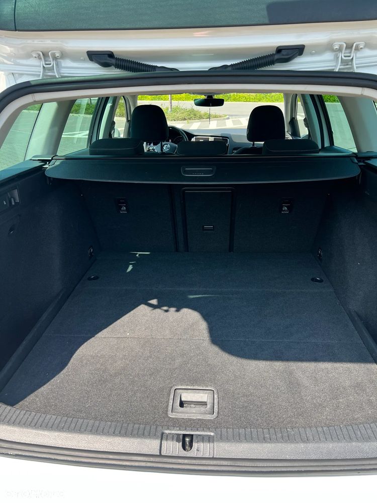 Volkswagen Golf 1.4 TSI BMT Highline - 22