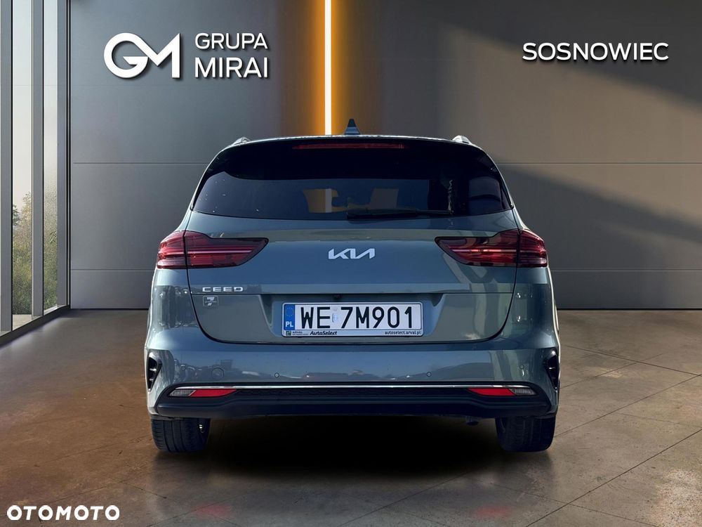 Kia Ceed - 4