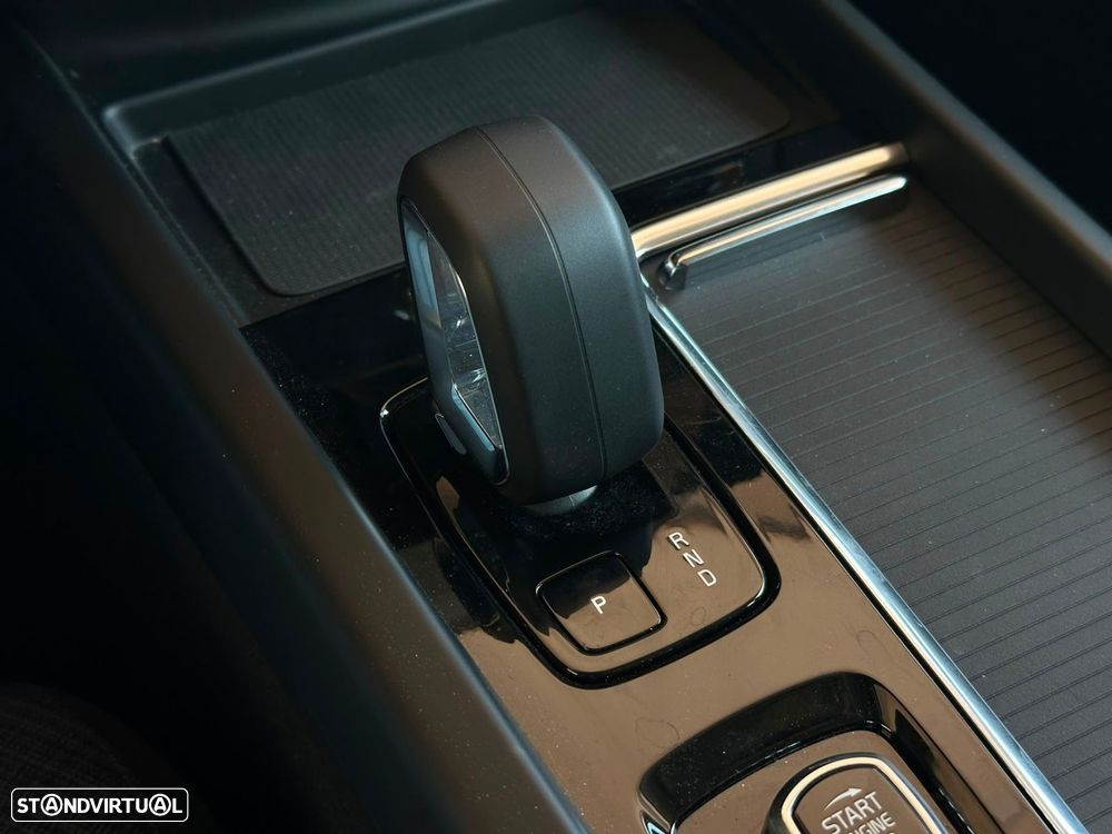 Volvo XC 60 2.0 T6 PHEV Core AWD - 23