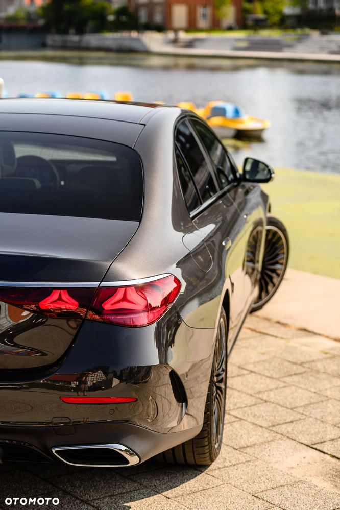 Mercedes-Benz Klasa E 200 mHEV 4-Matic AMG 9G-Tronic - 14