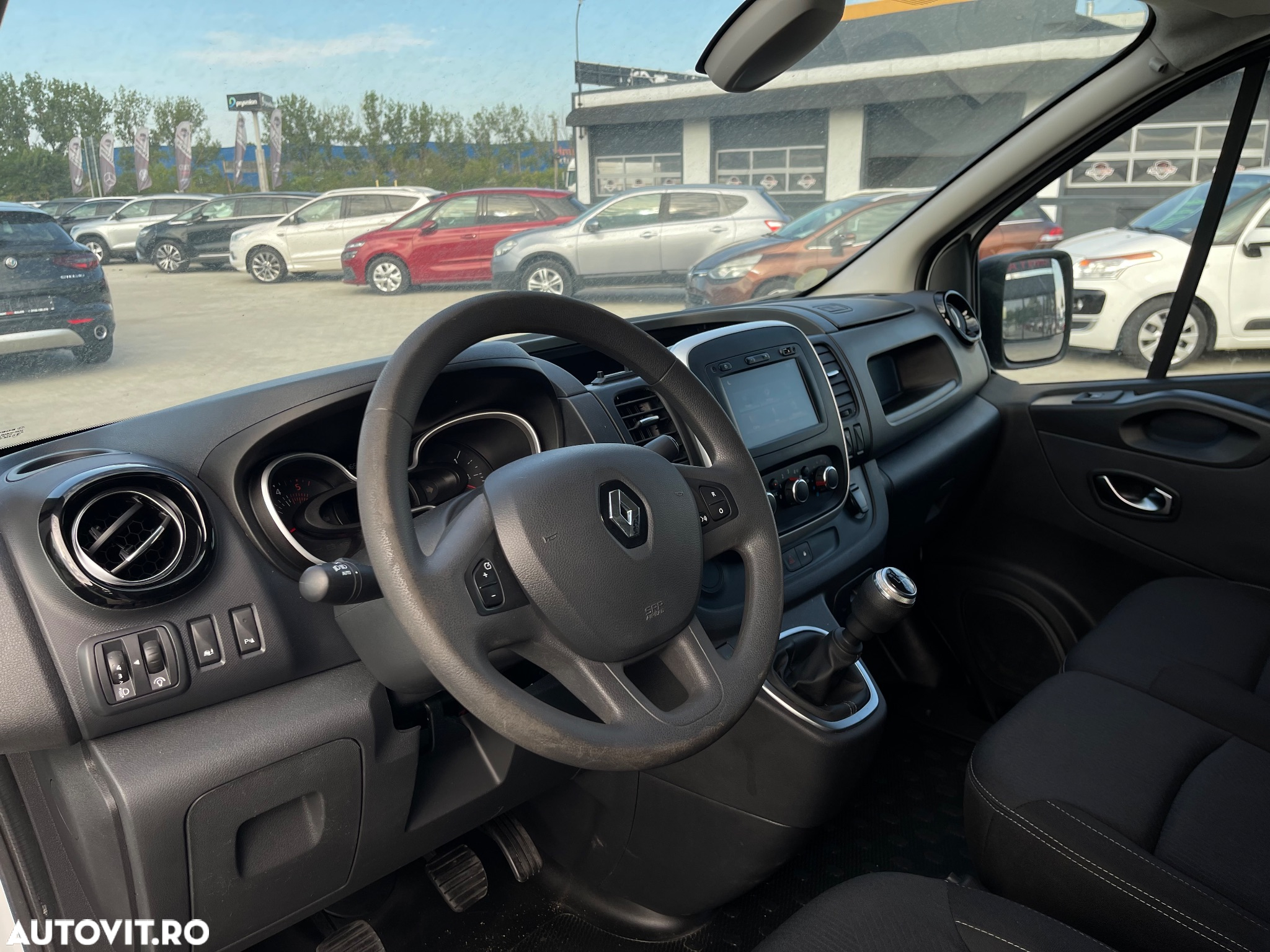 Renault Trafic - 12