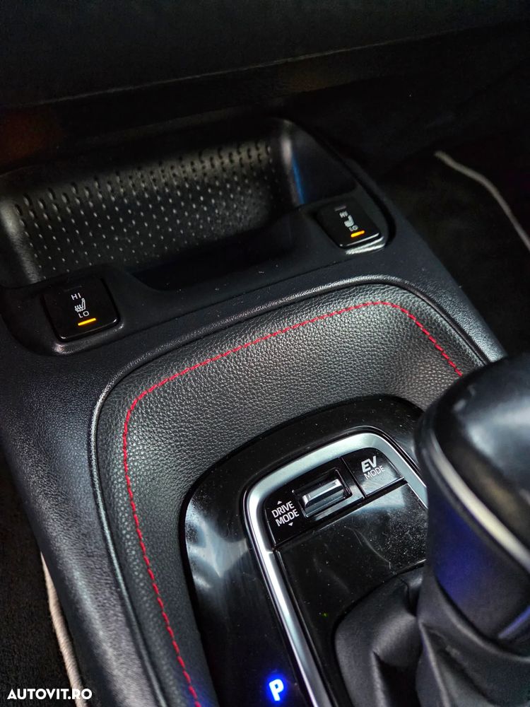 Toyota Corolla 1.8 Hybrid Business Edition - 24