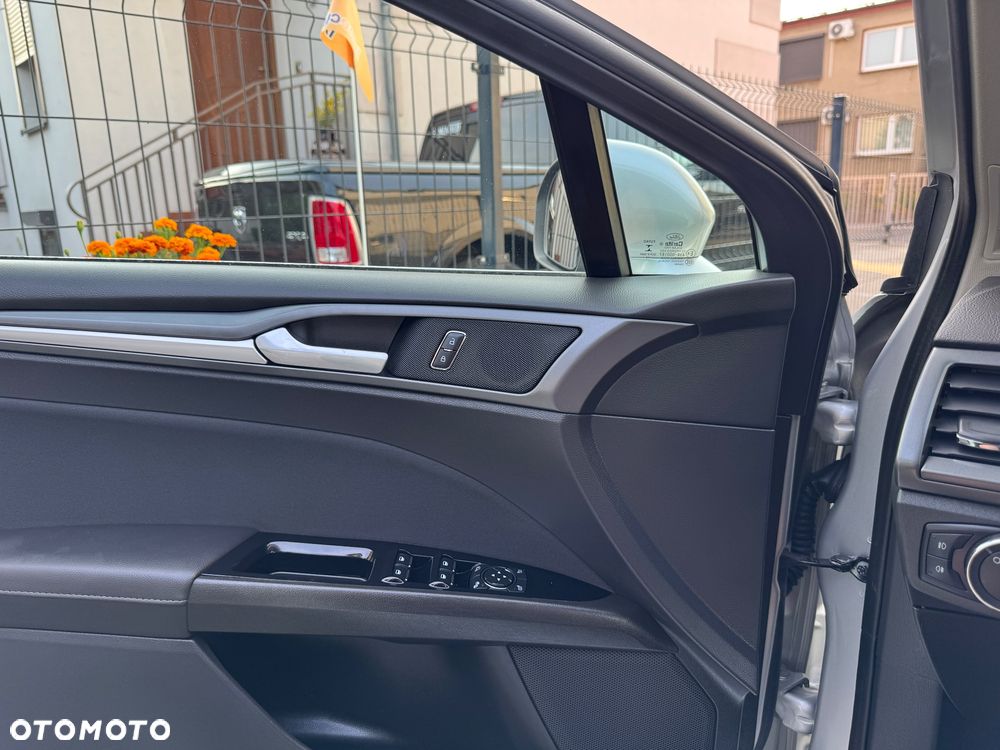 Ford Mondeo 2.0 TDCi Titanium PowerShift - 18