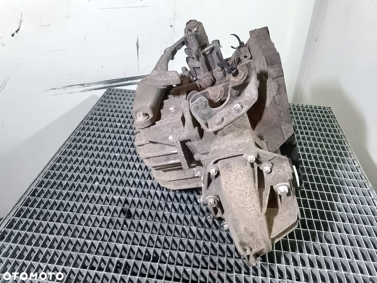 SKRZYNIA BIEGÓW MANUALNA OPEL ASTRA H M32  55192042 1.9 CDTI - 5