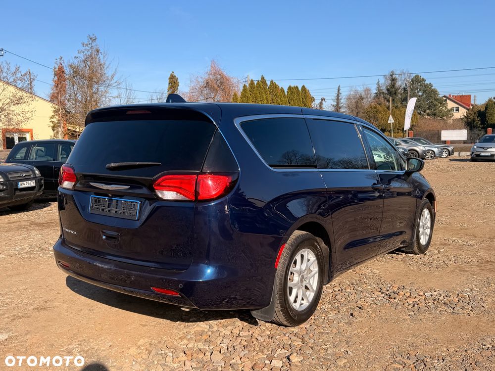 Chrysler Pacifica - 3