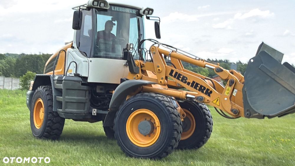 Liebherr Ładowarka Liebherr L524 KLIMA łyżka2,5m3+widły bezAdblue i Dpf szybkozłącze hydr. Cat Caterpillar 924K  924H  930K Volvo L60H / L70H Komatsu WA200-8 WA270-8JCB 426 427 - 23