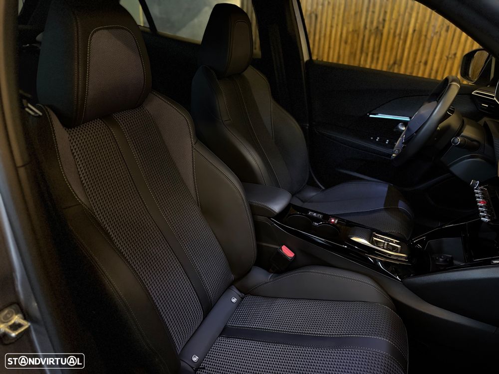Peugeot e-2008 50 kWh GT Pack - 8