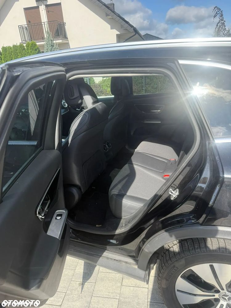 Mercedes-Benz GLC 300 de 4-Matic Business Edition - 11
