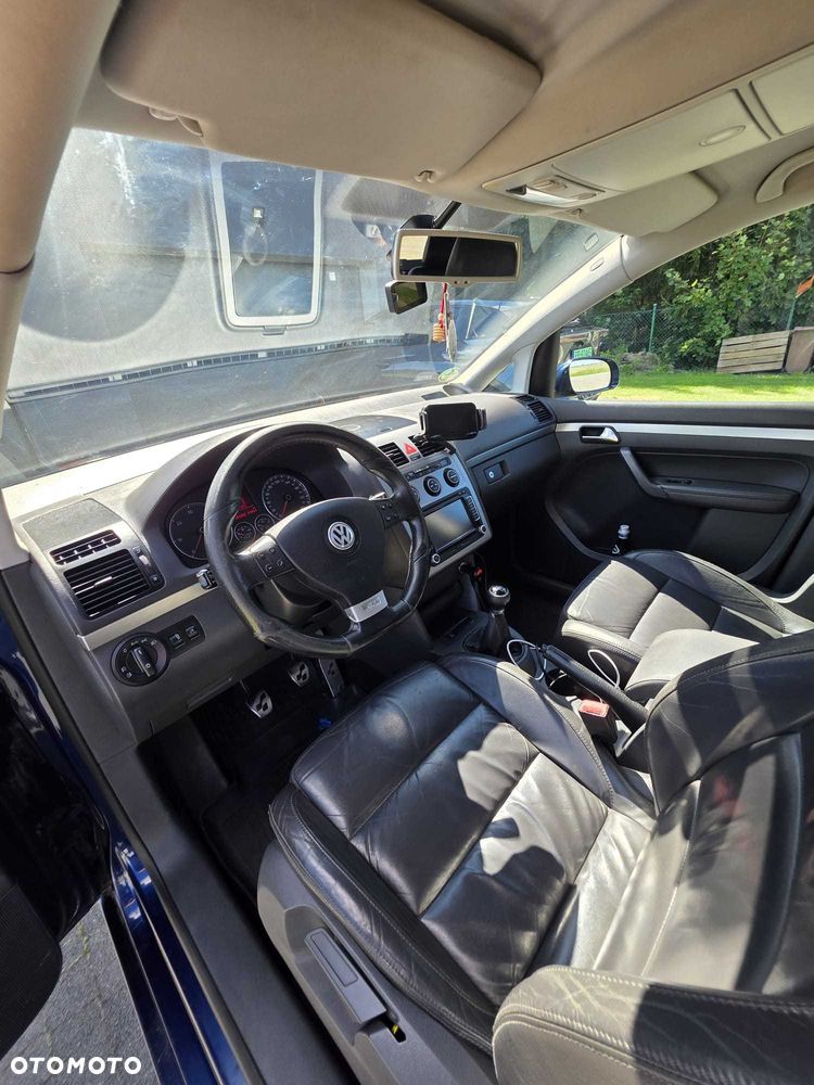 Volkswagen Touran - 5