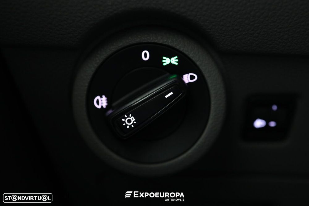VW Transporter 2.0 Tdi 3 Lug. C/iva dedutivel - 18